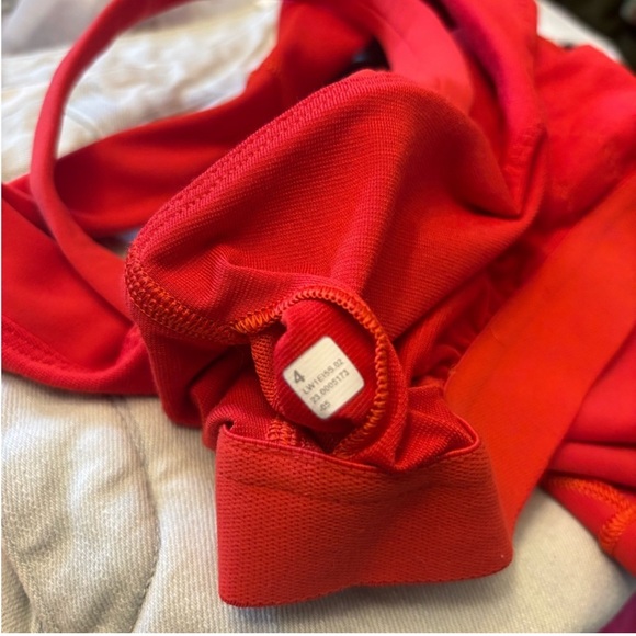 Lululemon Athletica Vibrant Red Crop Top - Picture 4 of 4